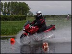 Thu 13 May 2004 13:22:40 DSC02689.JPG 
